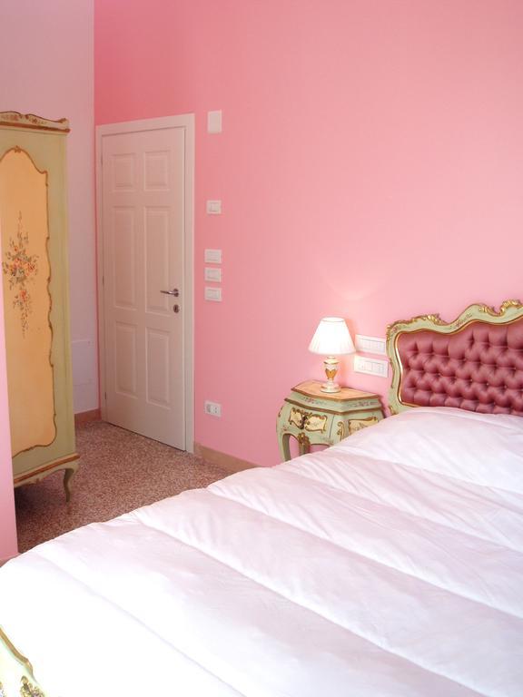 B&B La Porta Rossa Noale Værelse billede